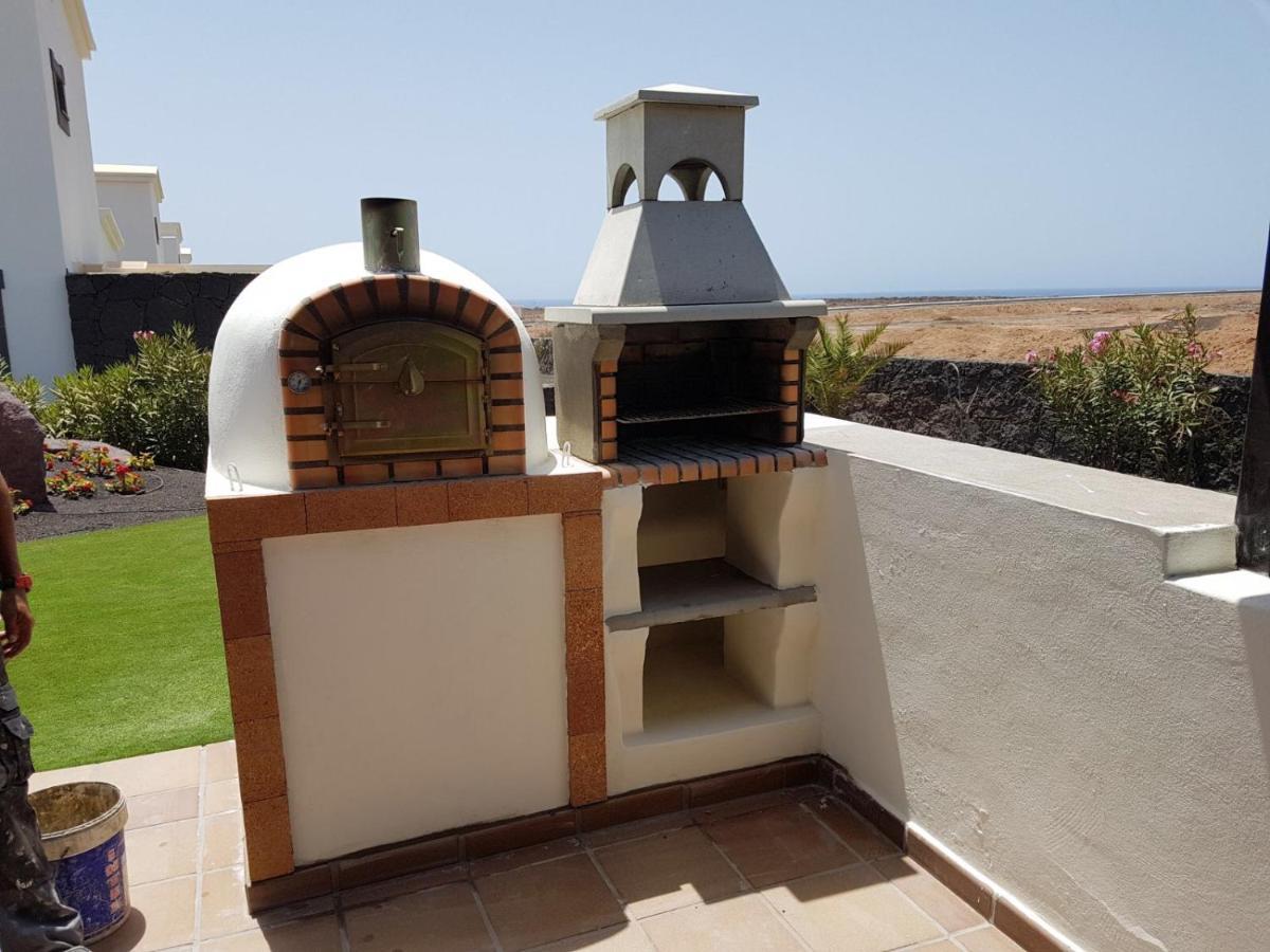 Luxury 3Bed Villa With Heated Private Pool, Full Sky And Free Wifi Плая Бланка Екстериор снимка
