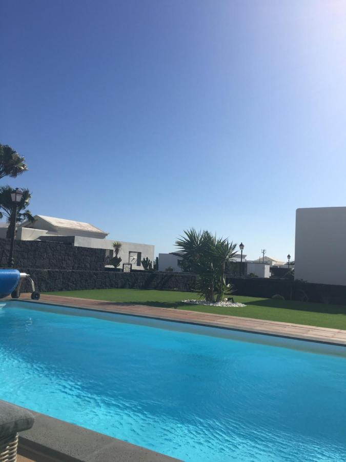 Luxury 3Bed Villa With Heated Private Pool, Full Sky And Free Wifi Плая Бланка Екстериор снимка
